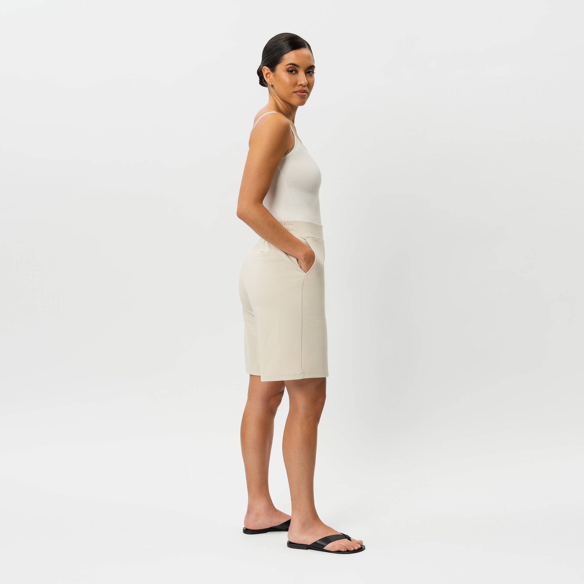 Light Ponte Shorts - Ninepine