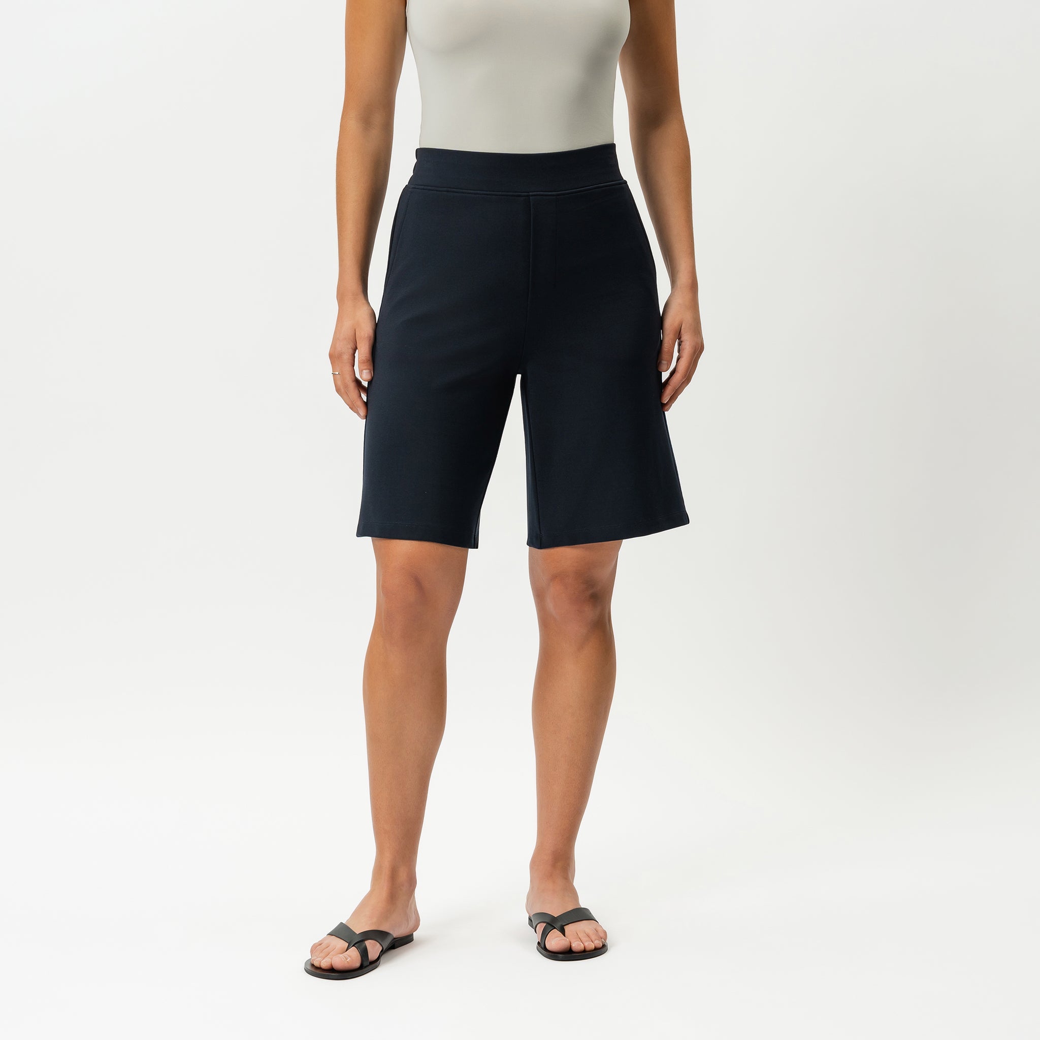 Light Ponte Shorts - Ninepine