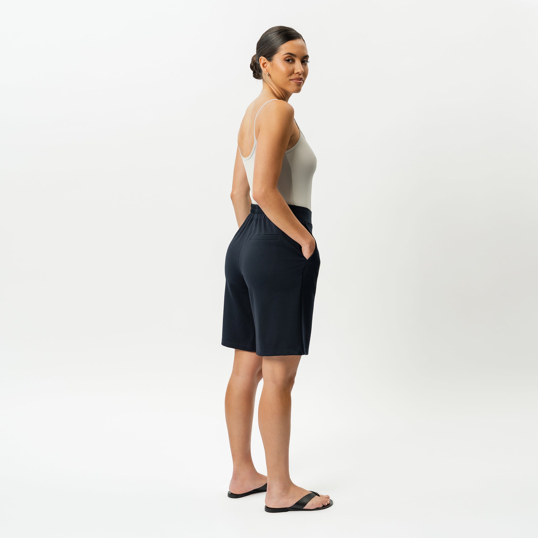 Light Ponte Shorts - Ninepine