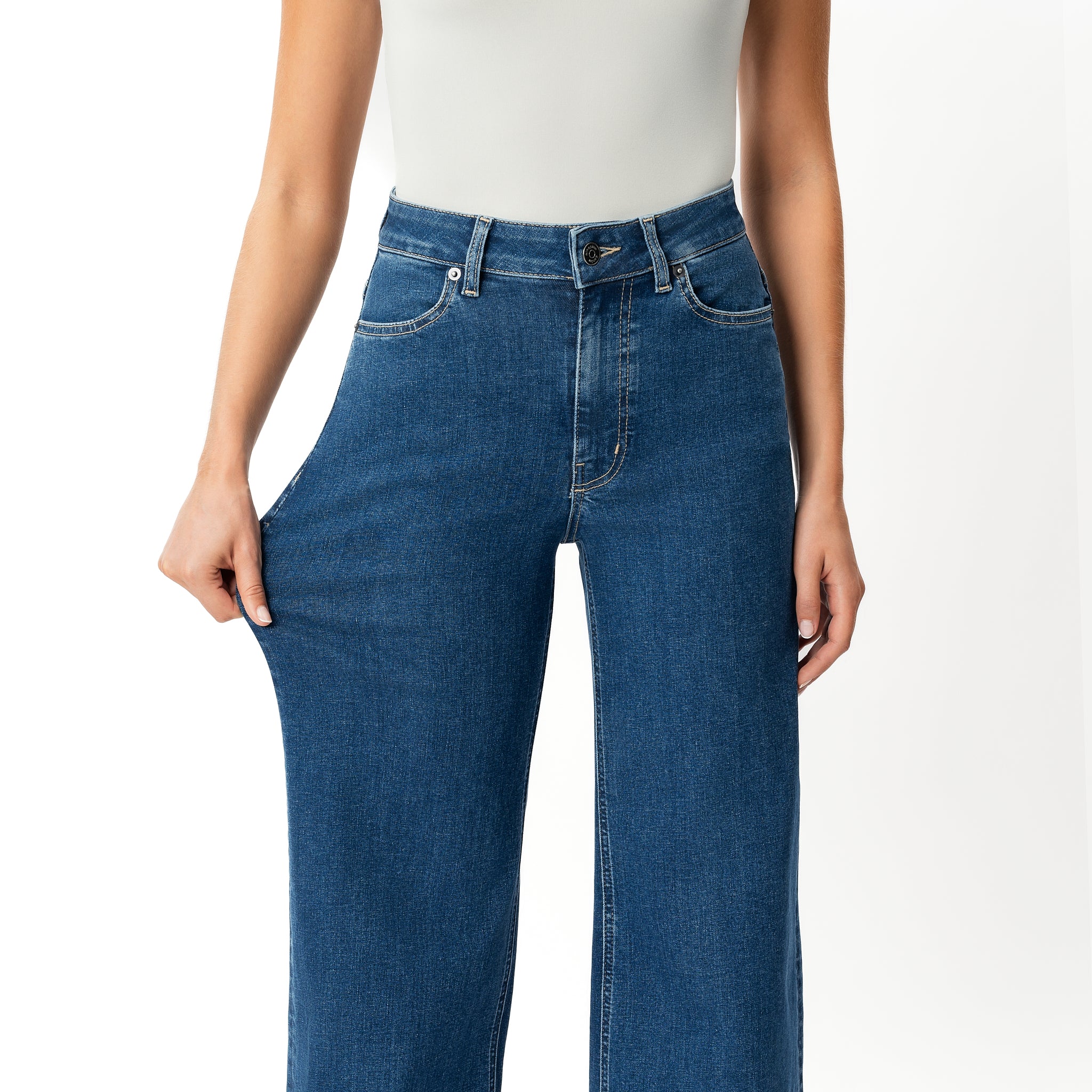 Wide ComfortDenim™ Jeans - Ninepine