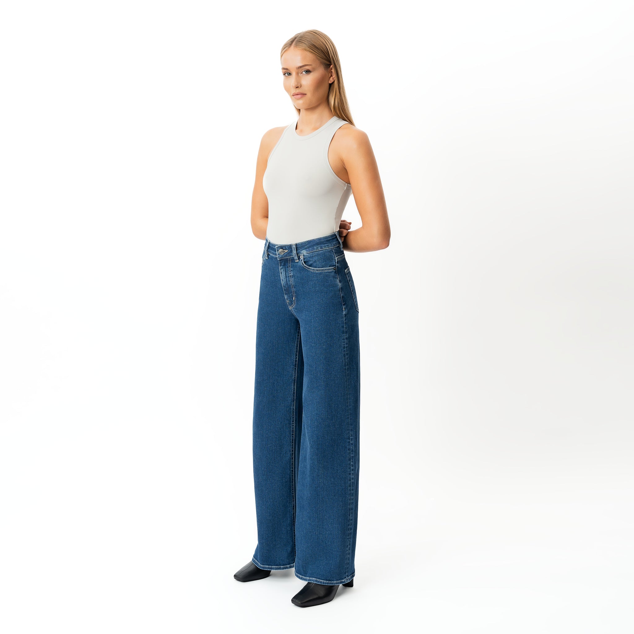 Wide ComfortDenim™ Jeans - Ninepine