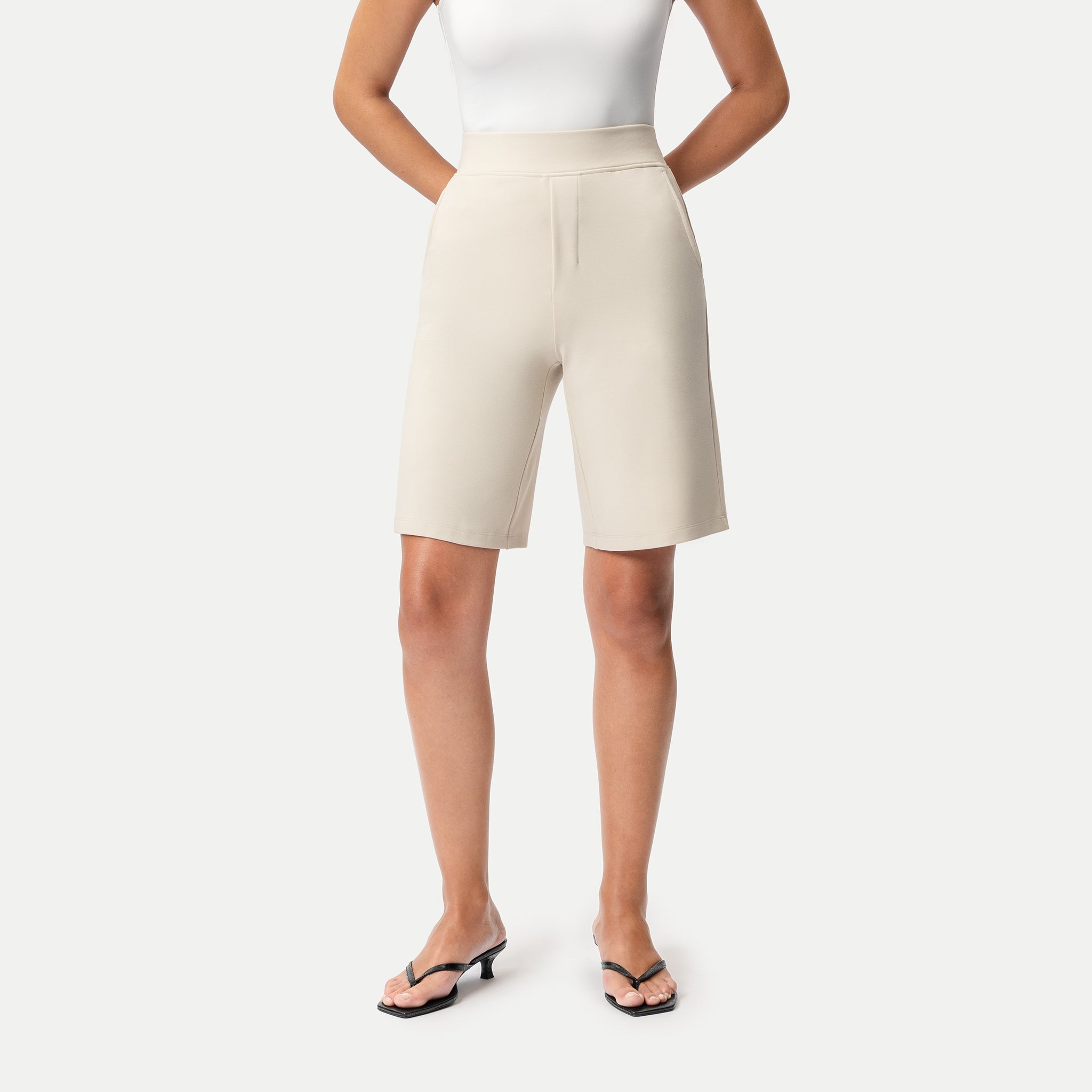 Light Ponte Shorts - Ninepine