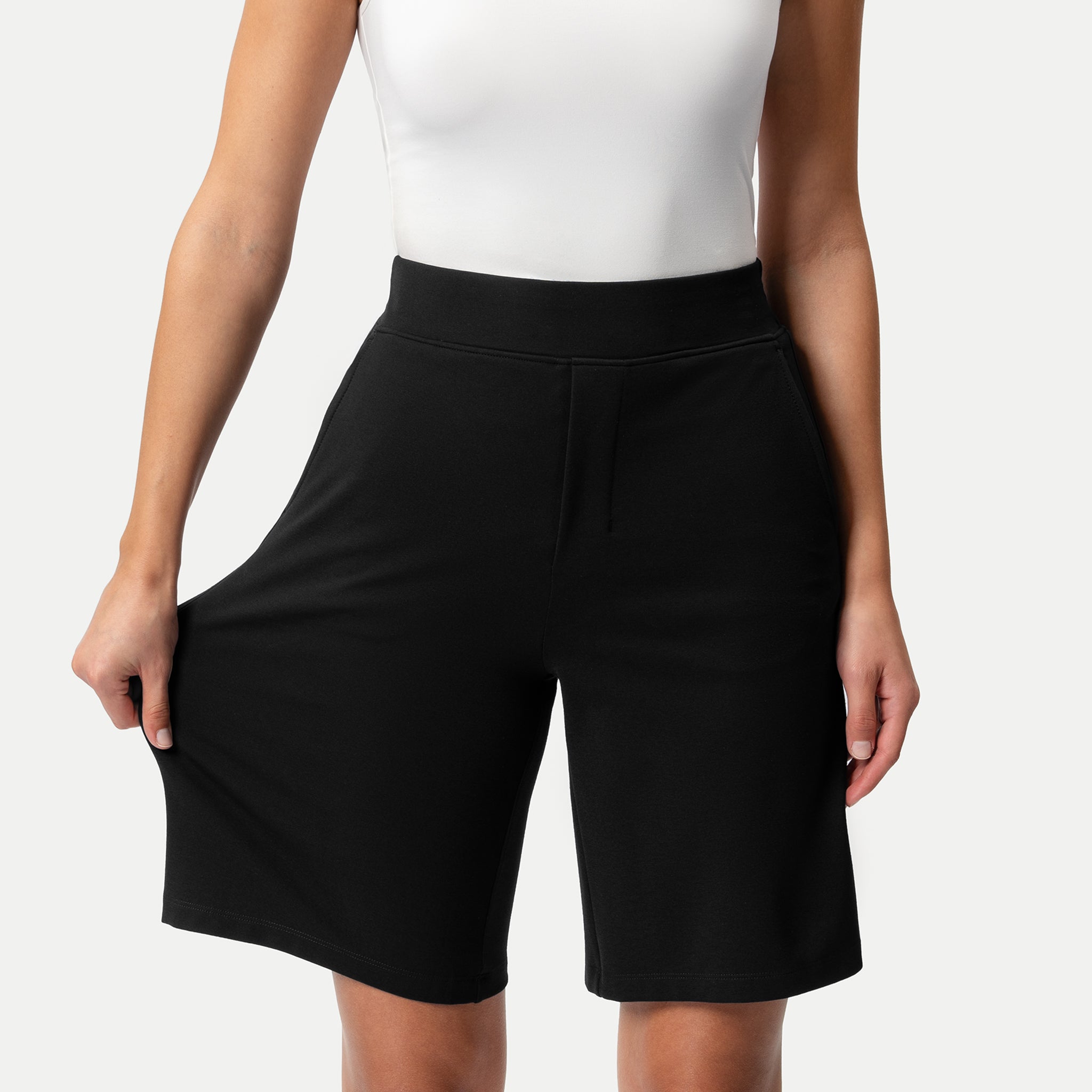 Light Ponte Shorts - Ninepine